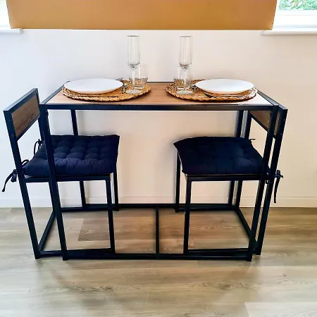 Ng Suitehome: Tourcoing Apartment with Netflix & Free Parking Exterior photo
