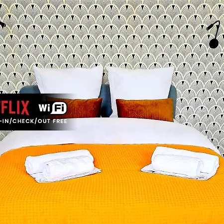 Ng Suitehome: Tourcoing Apartment with Netflix & Free Parking Exterior photo