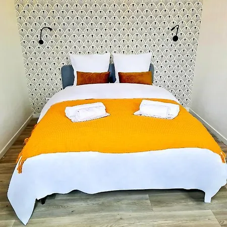 Ng Suitehome: Tourcoing Apartment with Netflix & Free Parking Exterior photo