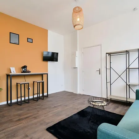 Ng Suitehome: Tourcoing Apartment with Netflix & Free Parking Exterior photo