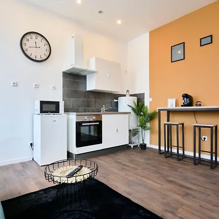 Ng Suitehome: Tourcoing Apartment with Netflix & Free Parking Exterior photo