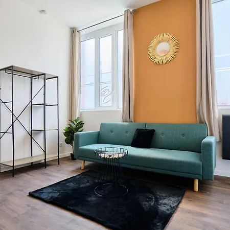 Ng Suitehome: Tourcoing Apartment with Netflix & Free Parking Exterior photo
