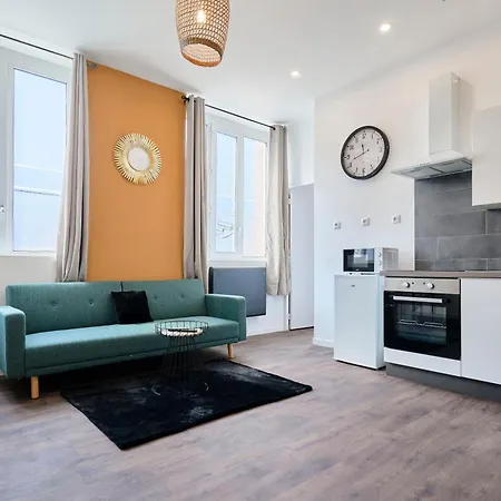 Ng Suitehome: Tourcoing Apartment with Netflix & Free Parking Exterior photo