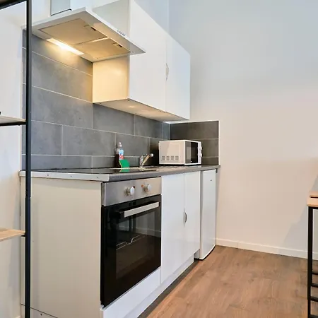 Ng Suitehome: Tourcoing Apartment with Netflix & Free Parking Exterior photo