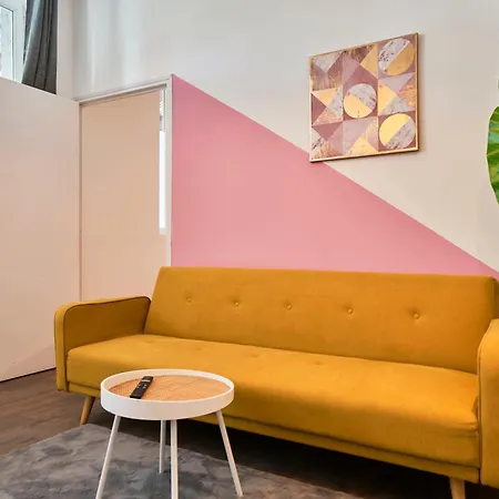 Ng Suitehome: Tourcoing Apartment with Netflix & Free Parking Exterior photo