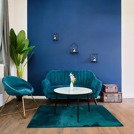 Ng Suitehome: Tourcoing Apartment with Netflix & Free Parking Exterior photo