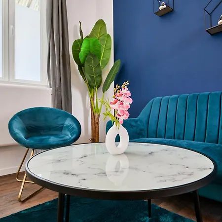 Ng Suitehome: Tourcoing Apartment with Netflix & Free Parking Exterior photo