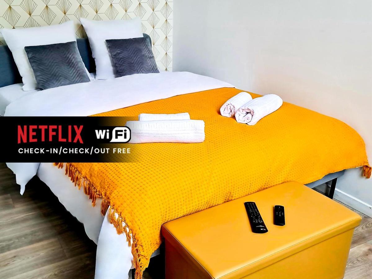 Apartment Ng Suitehome: With Netflix & Free Parking