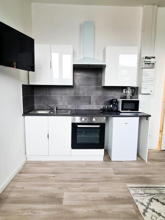 Ng Suitehome: With Netflix & Free Parking Apartment