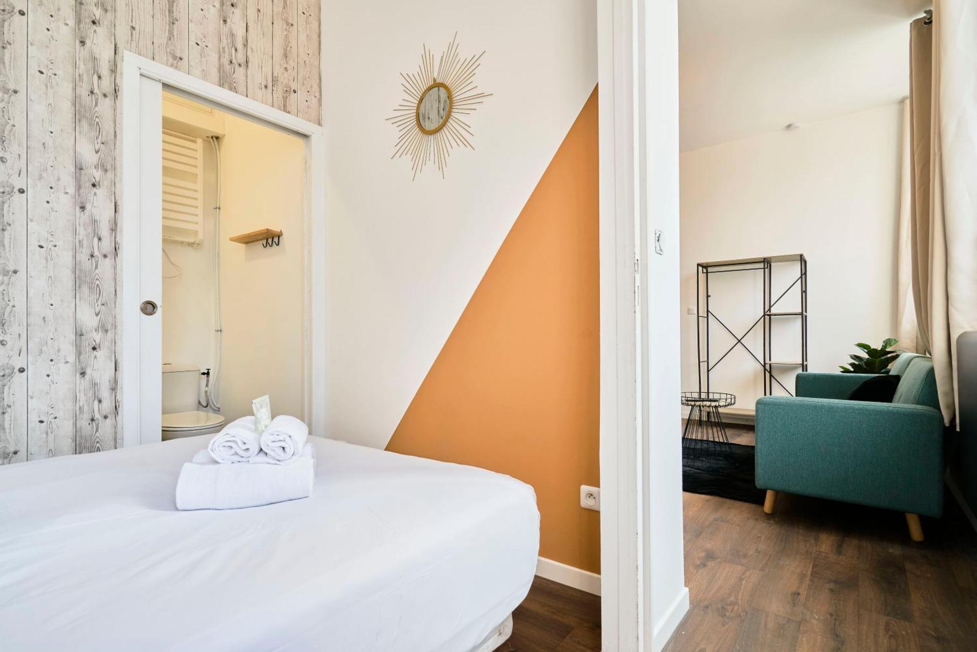 Ng Suitehome: With Netflix & Free Parking Apartment