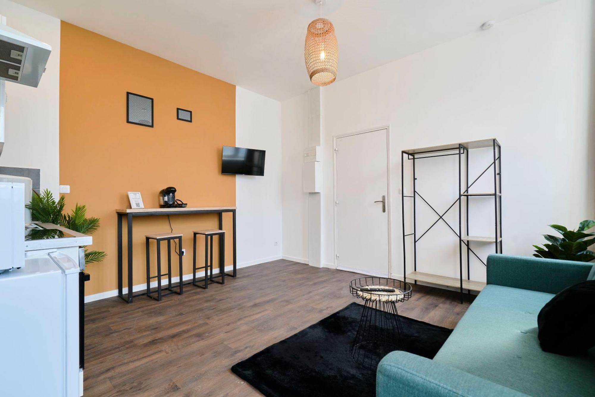 Apartment Ng Suitehome: With Netflix & Free Parking Tourcoing