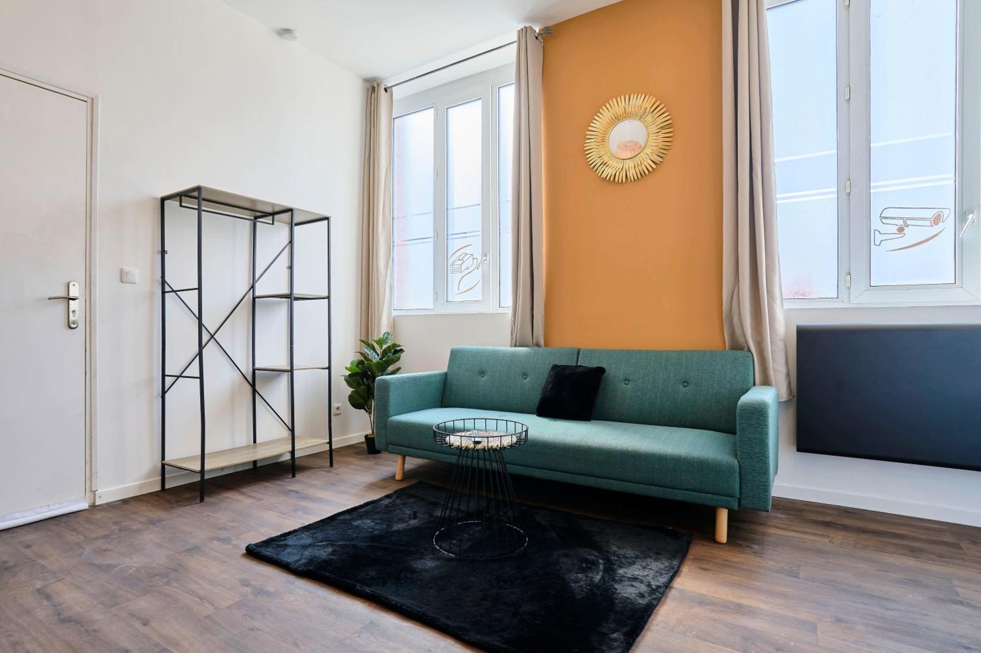 Apartment Ng Suitehome: With Netflix & Free Parking Tourcoing