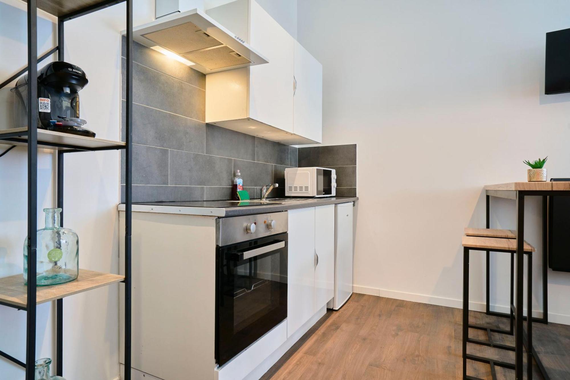 Ng Suitehome: With Netflix & Free Parking Apartment *