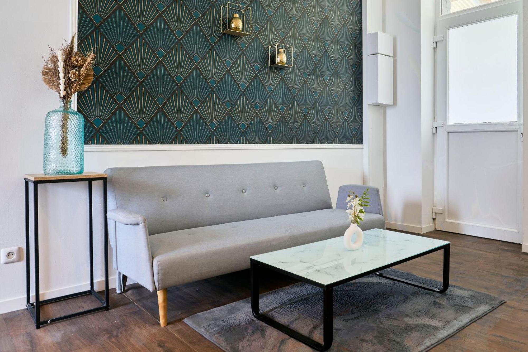 Ng Suitehome: With Netflix & Free Parking Apartment