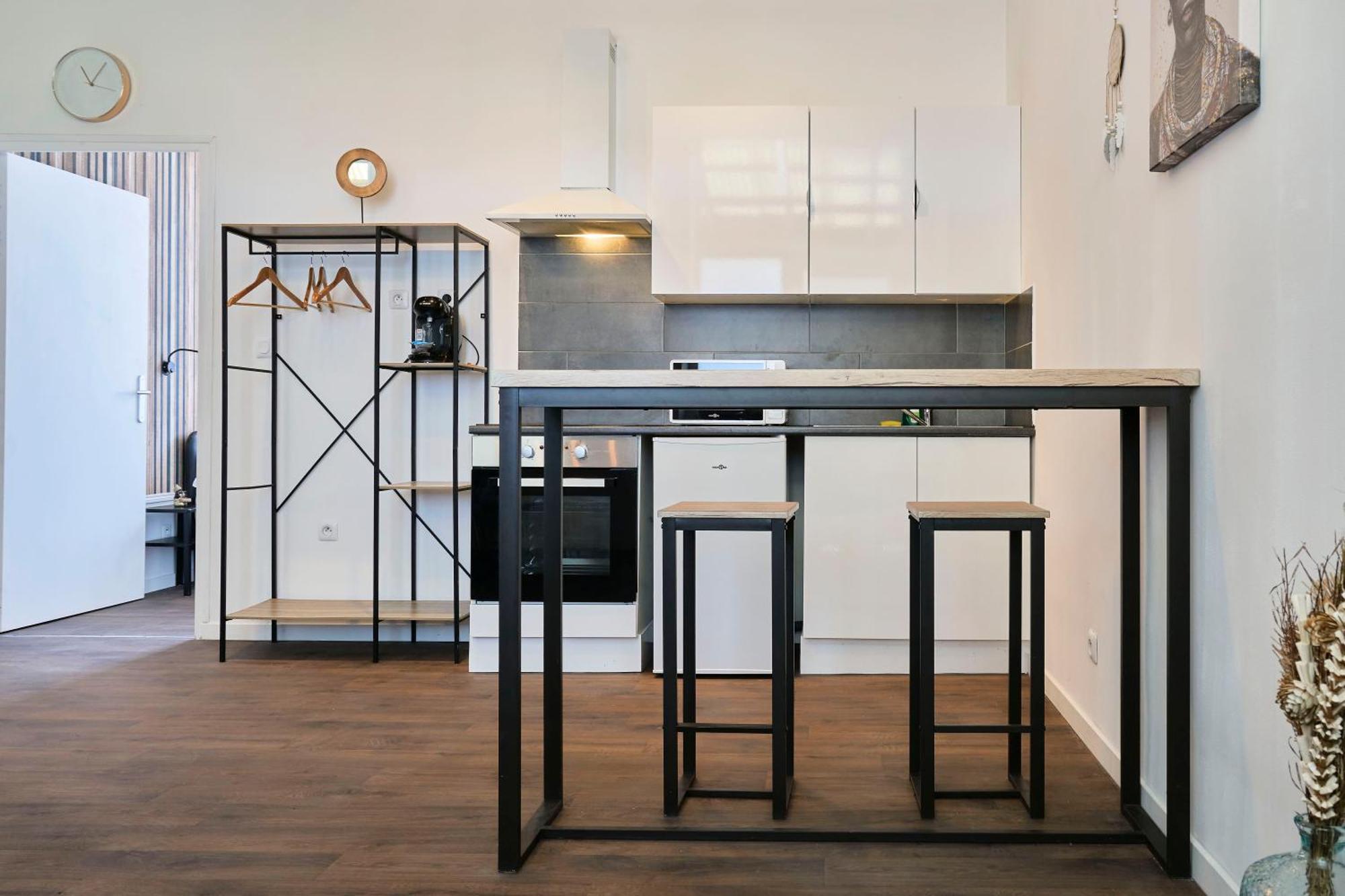 Ng Suitehome: With Netflix & Free Parking