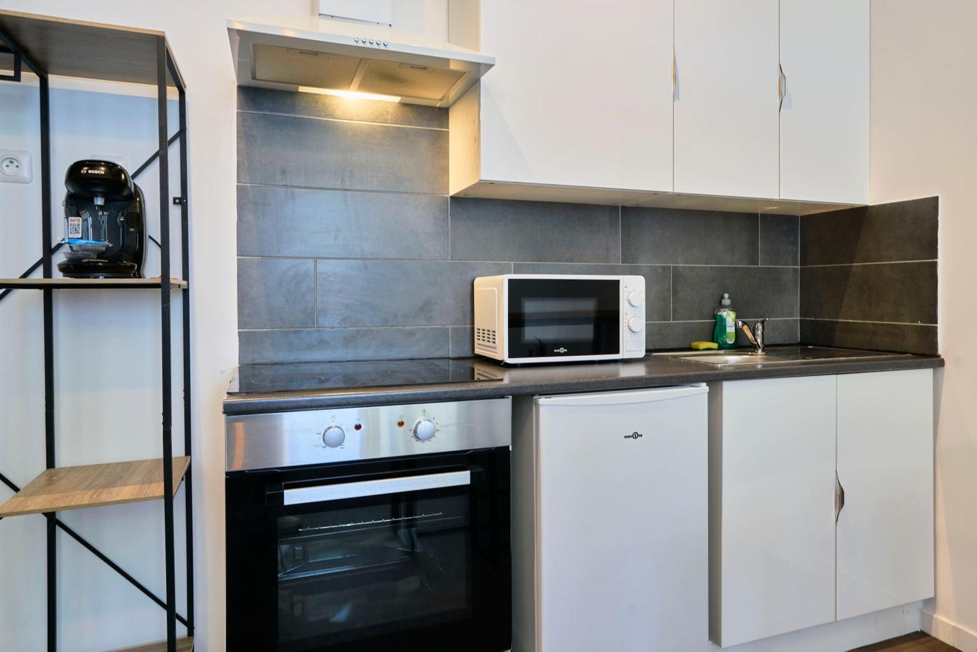 Apartment Ng Suitehome: With Netflix & Free Parking Tourcoing