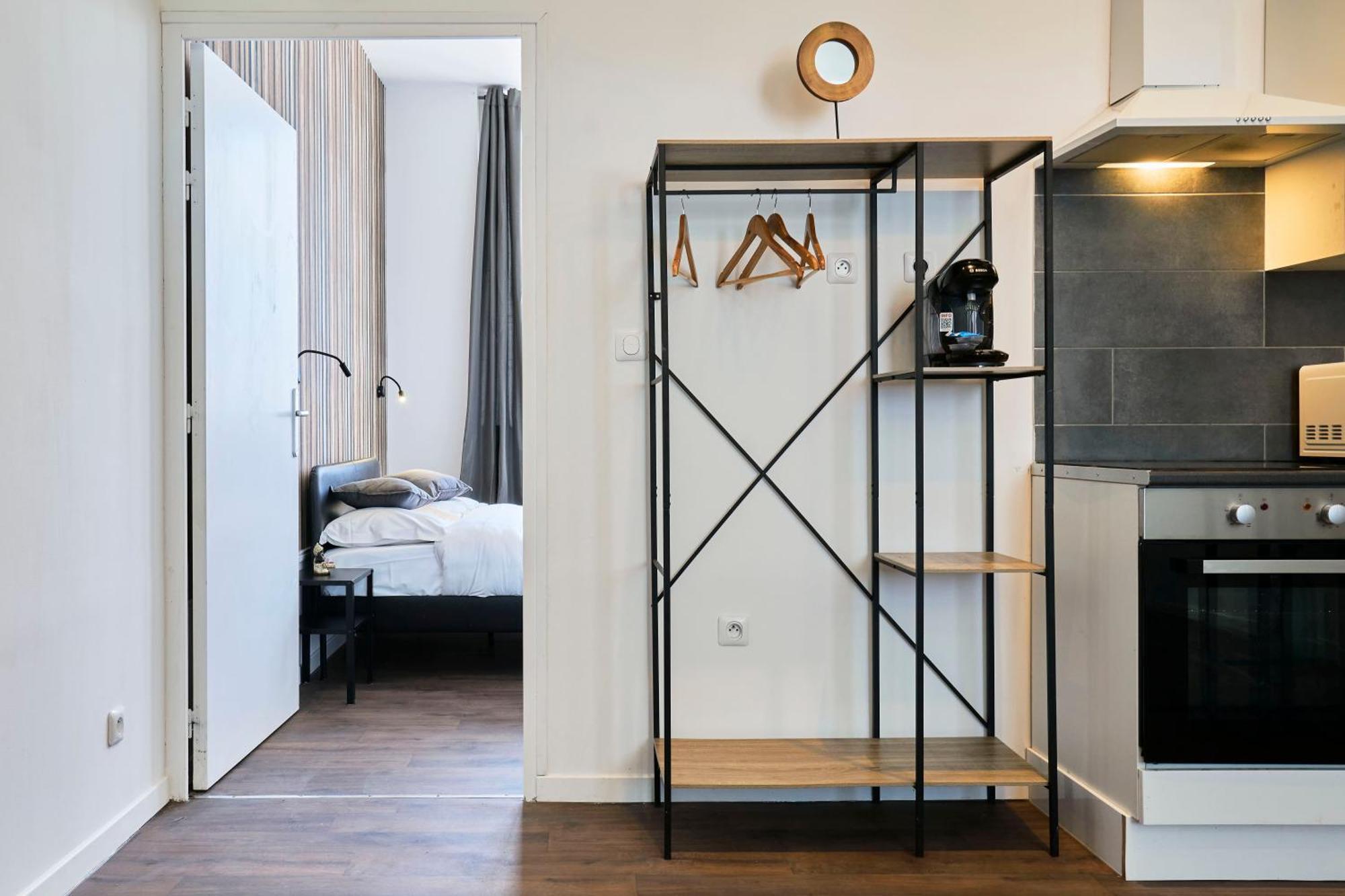 Ng Suitehome: With Netflix & Free Parking Apartment