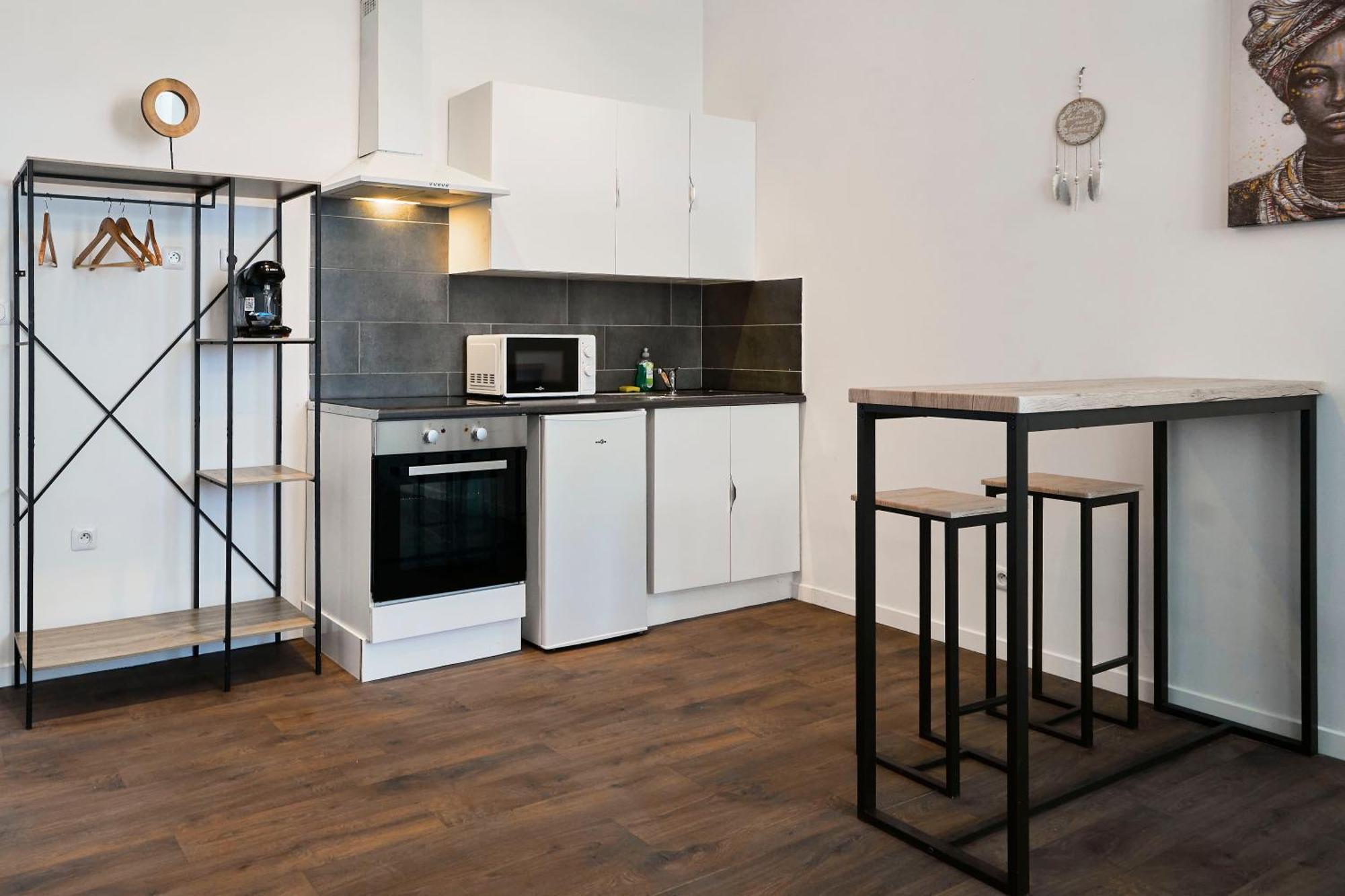 Ng Suitehome: With Netflix & Free Parking Apartment *